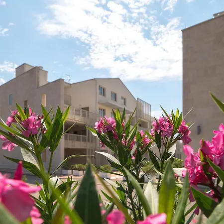 Supreme Bliss * Umag