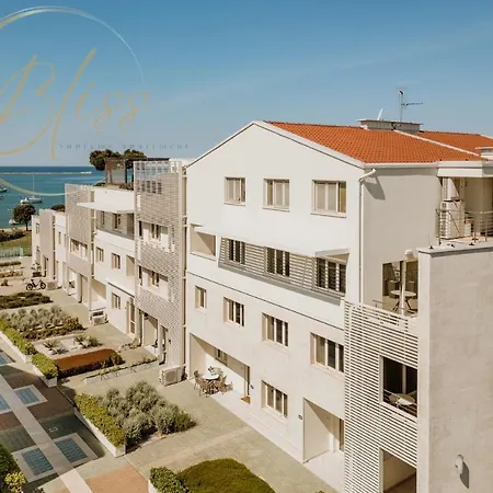 Supreme Bliss אומאג